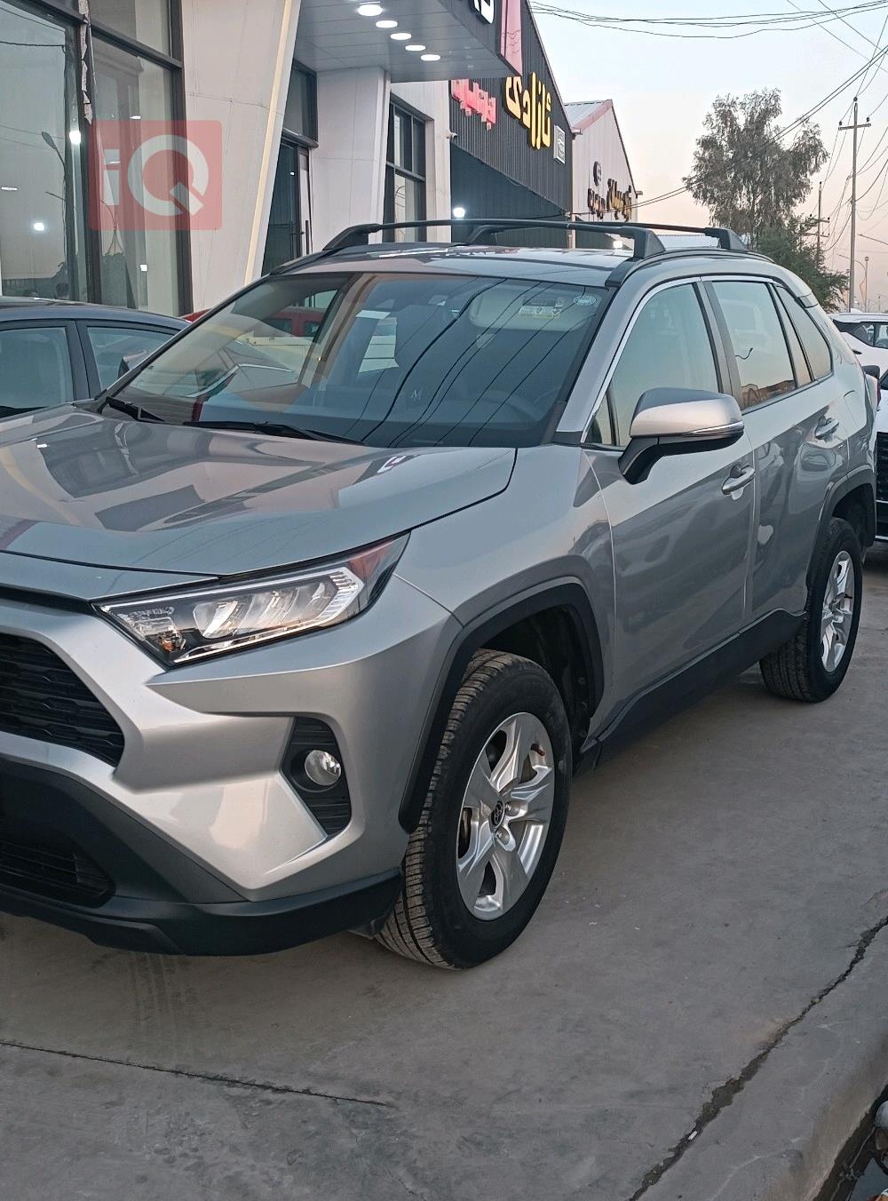 تۆیۆتا ڕاڤ 4